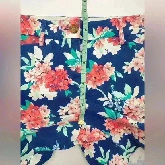 Lands End Women's 10P Multicolor Floral Blue Pink Hawaiian Shorts Midrise - Picture 4 of 9